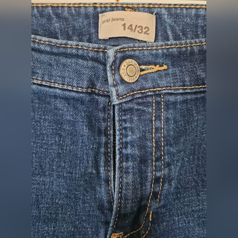 Gap, Women's Capri Jeans, Raw Hem, Size 14/32